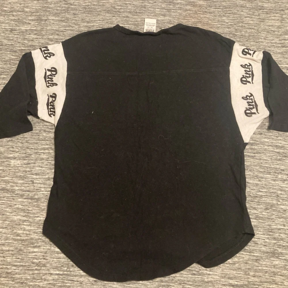 VS PINK 3/4 sleeve black and white with sequins SHIRT size XS - Picture 3 of 4